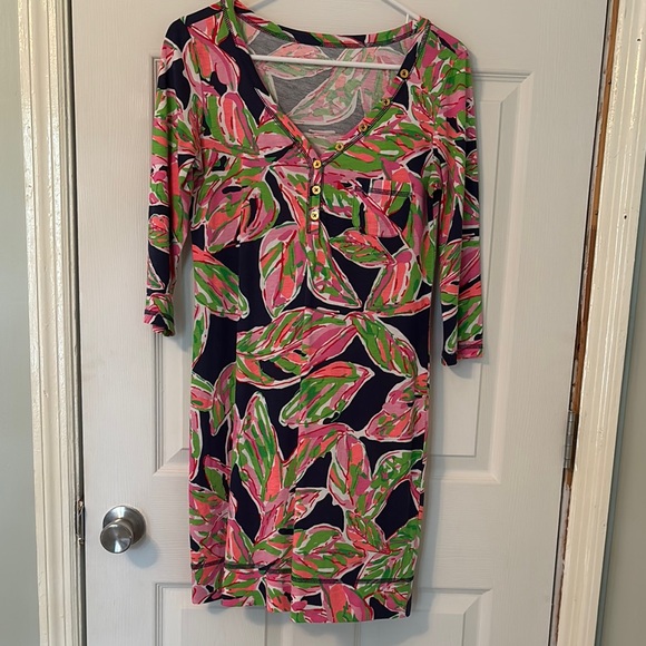 Lilly Pulitzer Dresses & Skirts - Lilly Pulitzer Pink and Green Leaf Dress xsmall